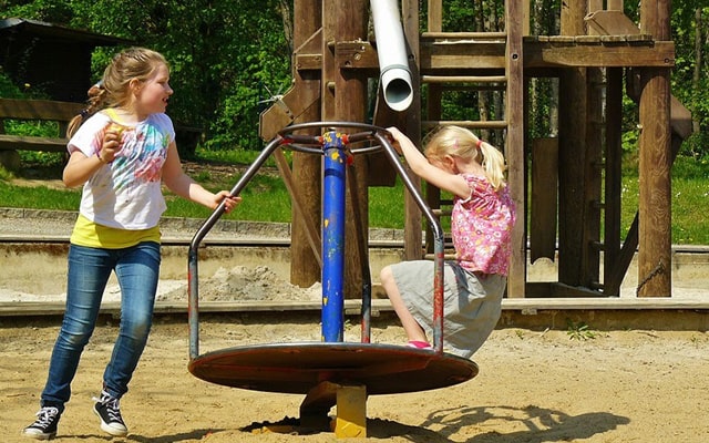 Safety Guidelines to Keep Your Kids Safe on Your Backyard Playground Equipment